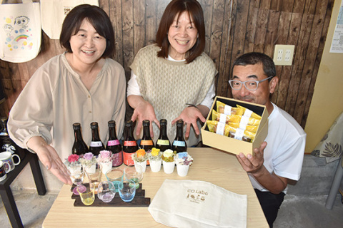4店の魅力を詰め込んだ7色のプレミアムセット。（右から）阿蘓代表、竹の露の相沢こづえさん、阿蘓代表の妻・麻美さん