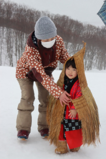 昔ながらの衣装を身に着けたイベント「雪んこちゃんに大変身！」