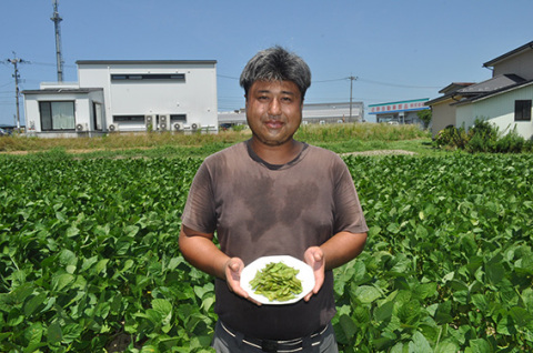 「だだっ塩はだだちゃ豆だけでなく、いろいろな料理に合う」と話す鈴木代表