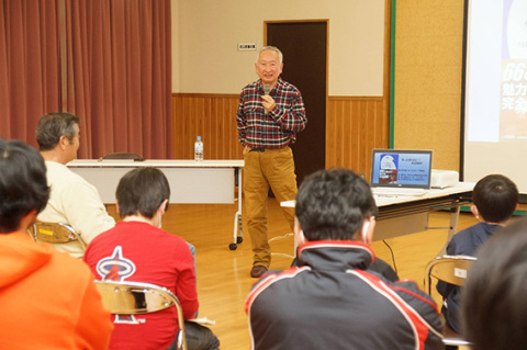 講演する福島さん