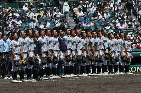 2―1で聖光学院に競り勝ち、甲子園に鶴岡東の校歌が響き渡った