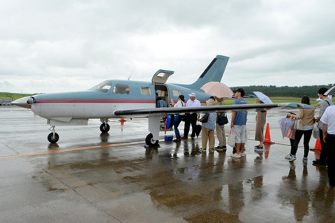 小型飛行機の乗機体験などでにぎわう空の日フェスタ