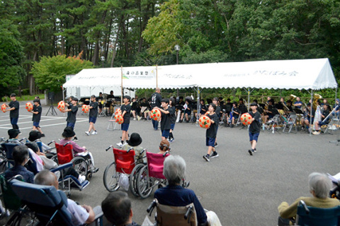 音楽を通して親睦の輪を広げた「森の音楽祭」