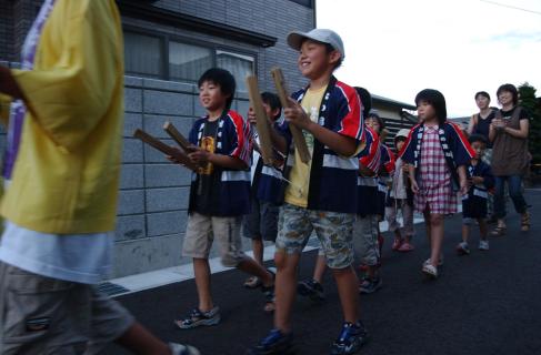 今も昔も「火の用心」 古い拍子木など見つかり初企画 家中新町町内会