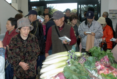 町民らでにぎわう「え?こや八福神」