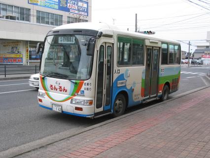 運行ルートが一部変更され、各地区が結ばれる酒田市福祉乗合バス（写真はるんるんバス）