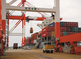国際コンテナ貨物の取扱量が4年連続で過去最高を更新した酒田港の国際ターミナル