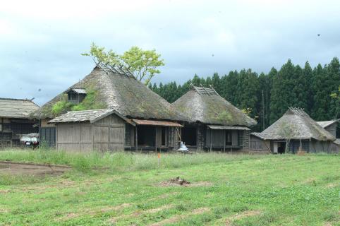 移設工事が着々と進んでいる松ケ岡の蝉しぐれオープンセット