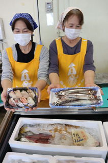 庄内浜直送の鮮魚と加工品を販売している「さがなぁや」